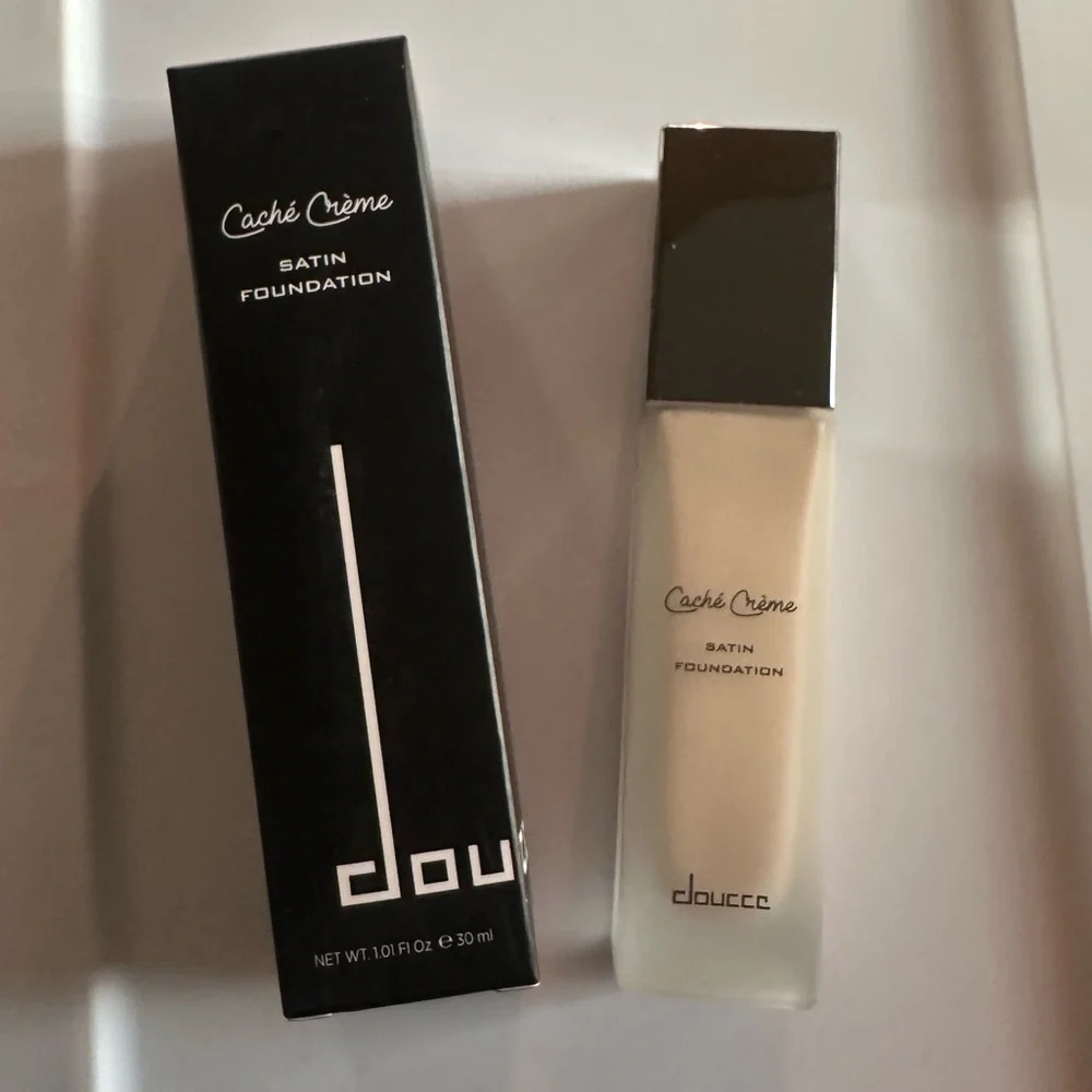 Doucce Cache Crème Satin Foundation - High Coverage NL1 NWT